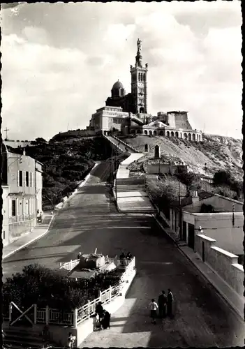 Ak Marseille Bouches du Rhône, Basilique N. D. de la Garde