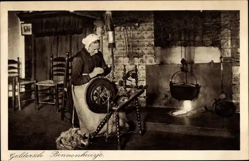 Ak Geldersch Binnenhuisje, Niederländische Trachten, Spinnstube