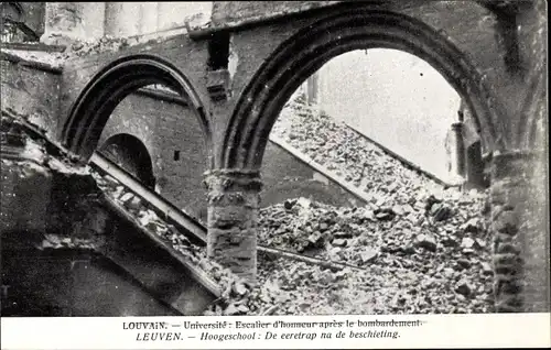 Ak Louvain Leuven Flämisch Brabant, Universite, Escalier dhonneur apres la bombardement