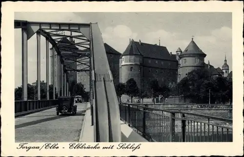 Ak Torgau an der Elbe, Elbbrücke mit Schloss