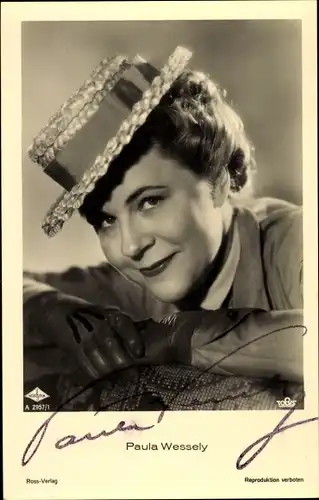 Ak Schauspielerin Paula Wessely, Portrait mit Hut, Handschuhe, Autogramm