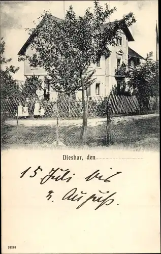 Ak Diesbar Seußlitz Nünchritz an der Elbe, Wohnhaus, Mädchen am Gartenzaun