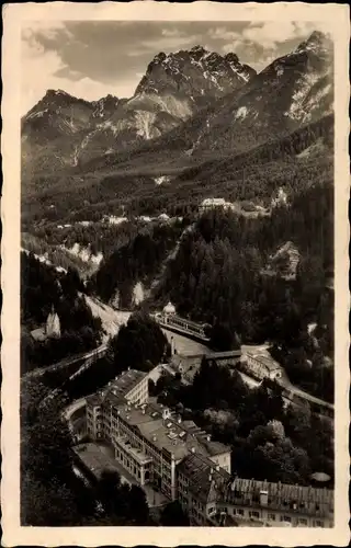 Ak Tarasp Kt. Graubünden Schweiz, Kurhaus Tarasp und Vulpera gegen Piz Lischanna