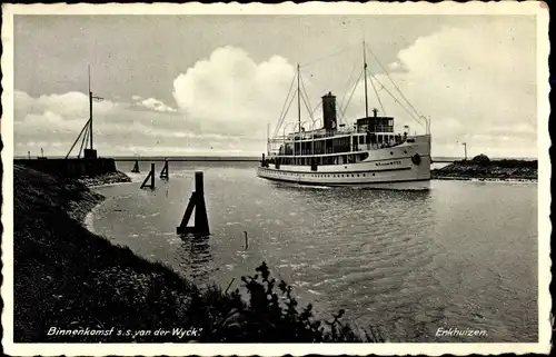 Ak Enkhuizen Nordholland, Binnenkomst SS van der Wyck, Koninklijke Paketvaart Maatschappij