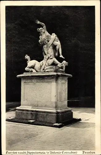 Ak Dresden Altstadt, Furytos raubt Hippodameia, Statue