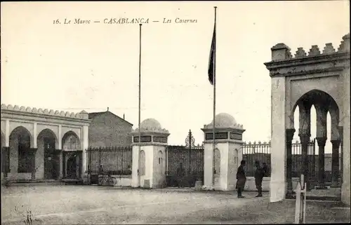 Ak Casablanca Marokko, Les Casernes, Blick auf die Kaserne