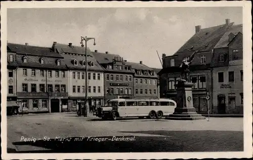 Ak Penig in Sachsen, Markt, Kriegerdenkmal, Bus