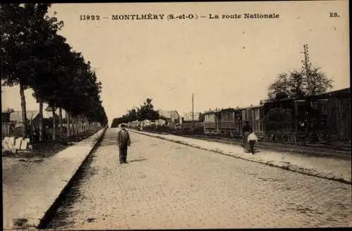 Ak Montlhéry Essonne, La route Nationale