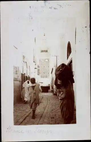 Foto Ak Tunis Tunesien, Straßenpartie im Ort, Maghreb