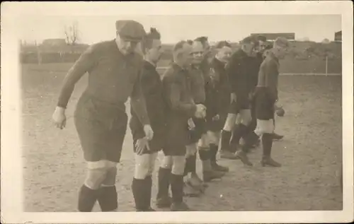 Foto Ak Fußballmannschaft, Fußballspieler