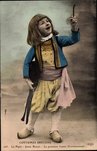 Ak Costumes Bretons, La Pipee, Jeune Breton, La premiere fumee