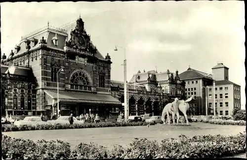 Ak Groningen Niederlande, Station, Statue