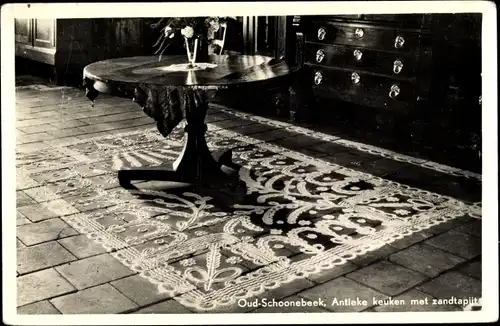 Ak Schoonebeek Drenthe Niederlande, Antieke keuken met zandtapijt