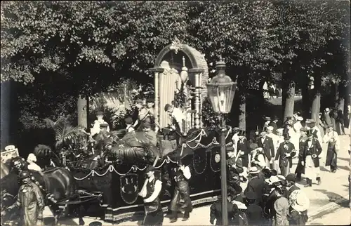Foto Ak Pirna in Sachsen, Festzug, Festwagen Gewerbeverein