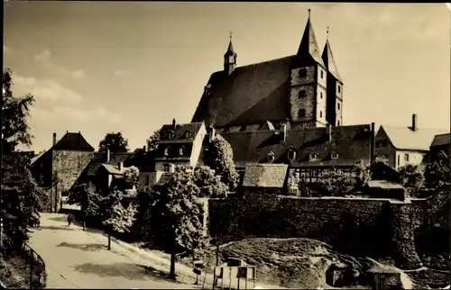 Ak Geithain in Sachsen, Kirche mit Stadtmauer und Tor