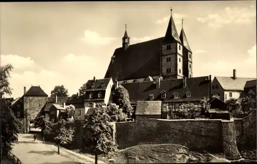 Ak Geithain in Sachsen, Kirche mit Stadtmauer und Tor