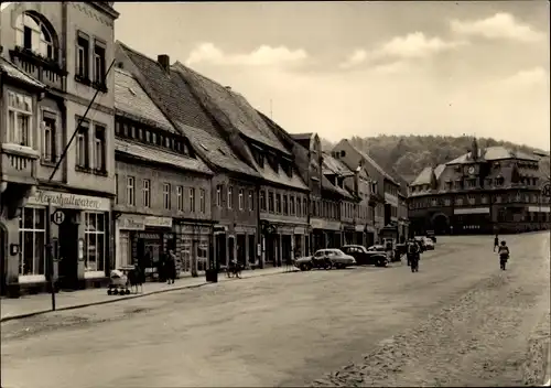 Ak Nossen, Markt, Haushaltswarenladen, Fahrzeuge, Passanten