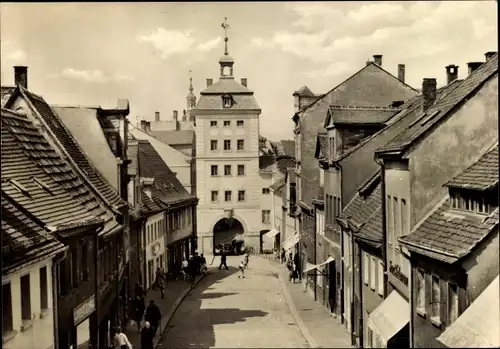 Ak Borna im Kreis Leipzig, Straßenpartie mit Blick zum Reichstor