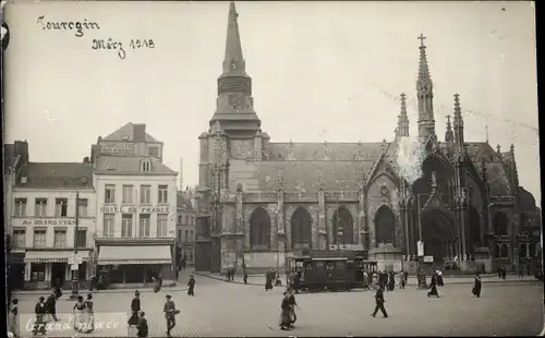 Ak Marne, Kirche, Straßenpartie, Tram