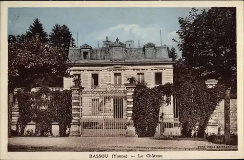 Ak Bassou Yonne, Le Chateau