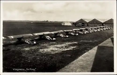 Ak Den Helder Nordholland Niederlande, Vliegkamp De Kooy, niederländische Militärflugzeuge