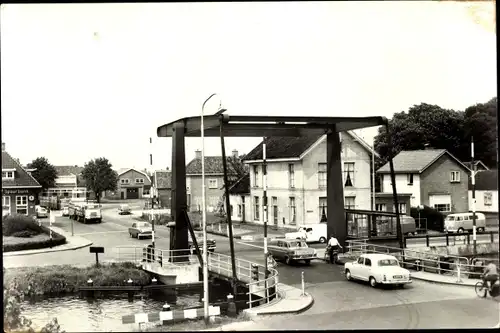 Ak Balkbrug Hardenberg Overijssel Niederlande, Verkehr auf der Brücke