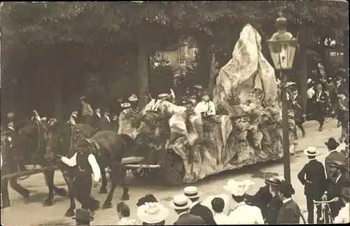 Foto Ak Pirna in Sachsen, Festzug, Festwagen Mönchsteiner