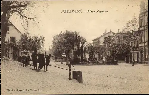 Ak Neustadt an der Weinstraße, Place Neptune, Blick auf den Neptunplatz