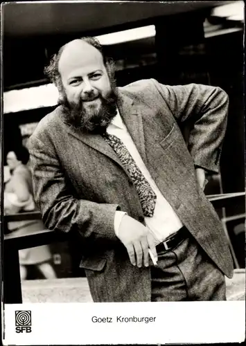 Ak Rundfunk Moderator Goetz Kronburger, Portrait mit Zigarette, SFB