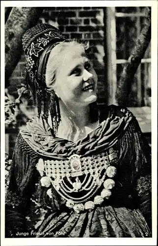 Ak Junge Friesin von Föhr in traditioneller Tracht