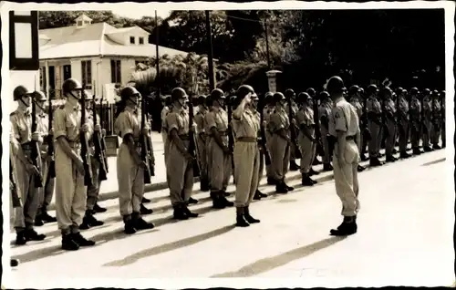 Foto Ak Paramaribo Suriname, Soldaten, Kolonialtruppen