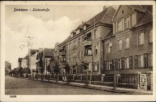 Ak Osjorsk Darkehmen Ostpreußen, Partie in der Lindenstraße