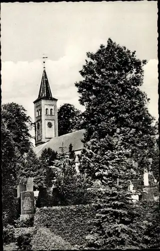 Ak Quickborn in Holstein, Partie an der Kirche, Friedhof