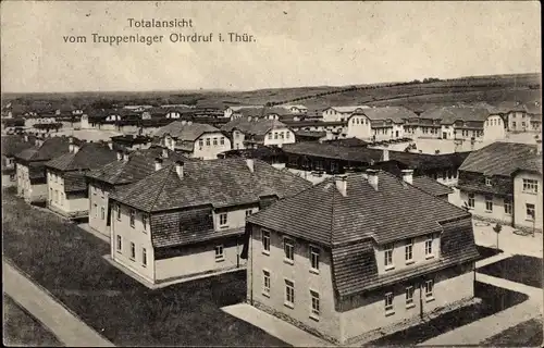 Ak Ohrdruf Thüringen, Totalansicht vom Truppenlager, Baracken, Platz