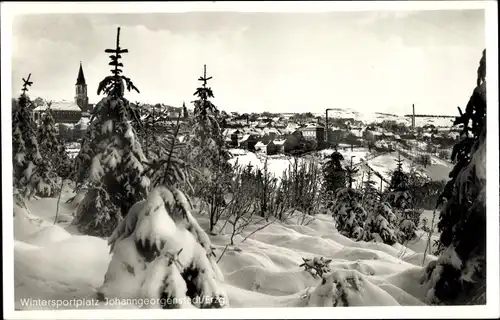 Ak Johanngeorgenstadt im Erzgebirge, Wintersportplatz, Panorama, Schnee, Kirchturm