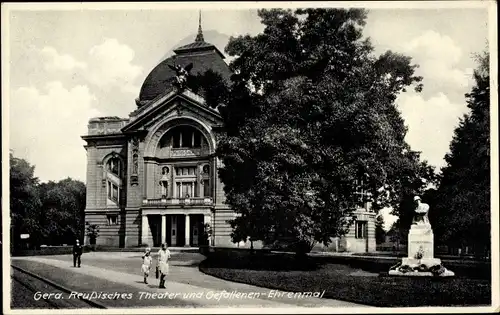 Ak Gera in Thüringen, Reußisches Theater, Gefallenen-Ehrenmal