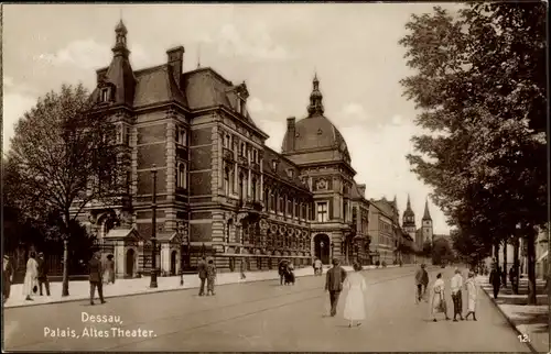 Ak Dessau in Sachsen Anhalt, Palais, Altes Theater