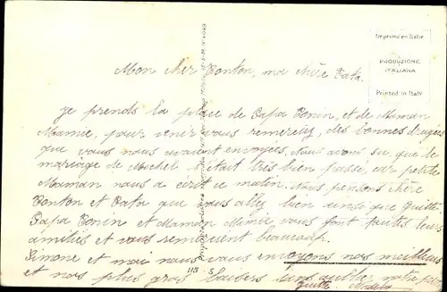 Künstler Ak Trauriges Mädchen mit Puppe auf einer Wiese