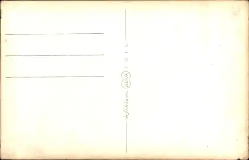 Foto Ak Mädchen mit Puppe, Portrait