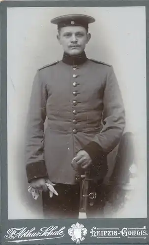 CdV Leipzig Gohlis Sachsen, Portrait, Deutscher Soldat im Atelier F Arthur Schule,