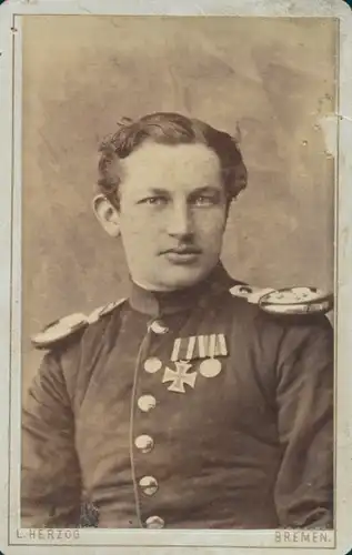 CdV Foto Porträt Deutscher Soldat, Kaiserreich, Eisernes Kreuz, Fotograf L. Herzog, Bremen