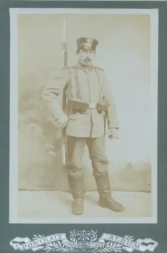 Kabinett Foto Porträt Deutscher Soldat, Kaiserreich, Bajonette, Landsturm, Munitionsgürtel