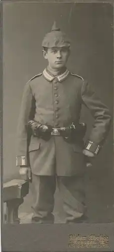 CdV Foto Porträt Deutscher Soldat, Kaiserreich, Pickelhaube, Gürtel, Fotograf Ehrlich, Dresden