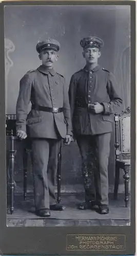 Kabinett Foto Porträt Deutsche Soldaten, Kaiserreich, Fotograf Hermann Möhring, Joh Georgenstadt