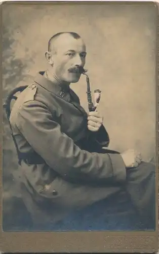 Kabinett Foto Porträt Deutscher Soldat, Kaiserreich, Pfeife, rauchen, Raschau