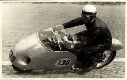 Foto Ak Hohenstein Ernstthal, Sachsenring, Motorrad bei einem Motorradrennen, 130