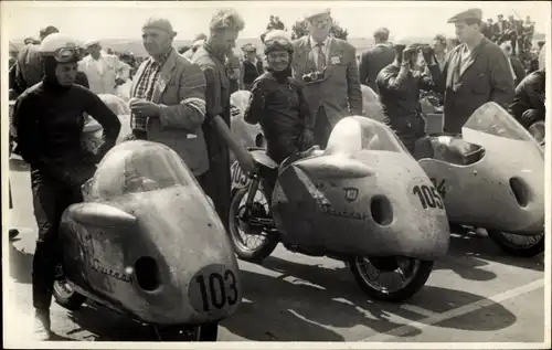 Foto Ak Hohenstein Ernstthal, Sachsenring, Motorräder bei einem Motorradrennen, 103, 105