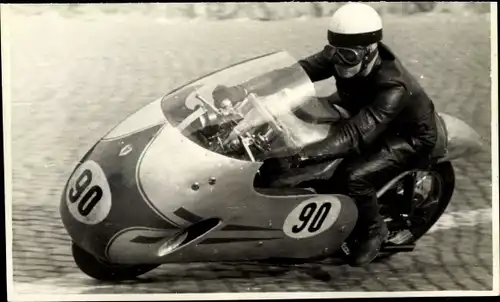 Foto Ak Hohenstein Ernstthal, Sachsenring, Motorrad bei einem Motorradrennen, 90