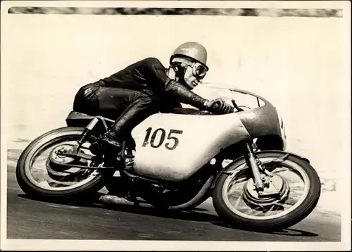 Foto Ak Hohenstein Ernstthal, Sachsenring, Motorrad bei einem Motorradrennen, 105
