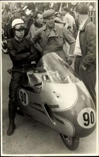 Foto Ak Hohenstein Ernstthal, Sachsenring, Motorrad bei einem Motorradrennen, Nobel, 90